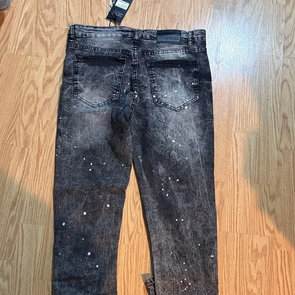 Stylish Black Denim Jeans with Graphic Design - Picture 3 of 3